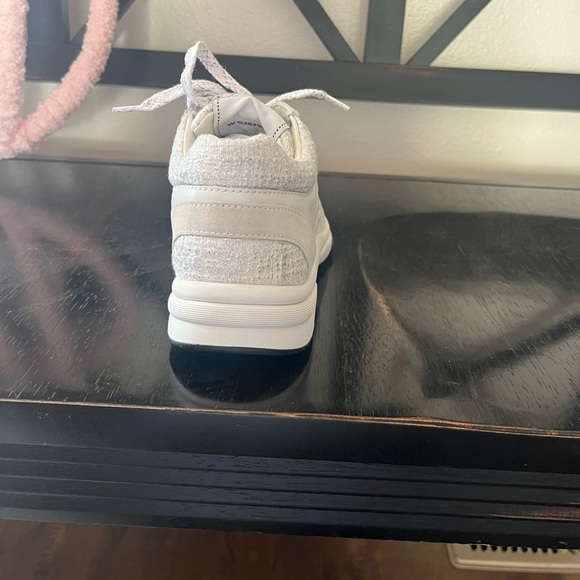 ❌❌ NOT AVAILABLE BNIB Chanel Sneakers size 36 - Picture 2 of 9